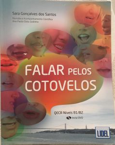 Book called Falar Pelos Cotovelos - Níveis B1/B2