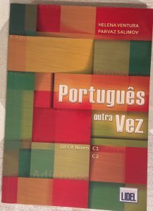 Book called Português outra Vez